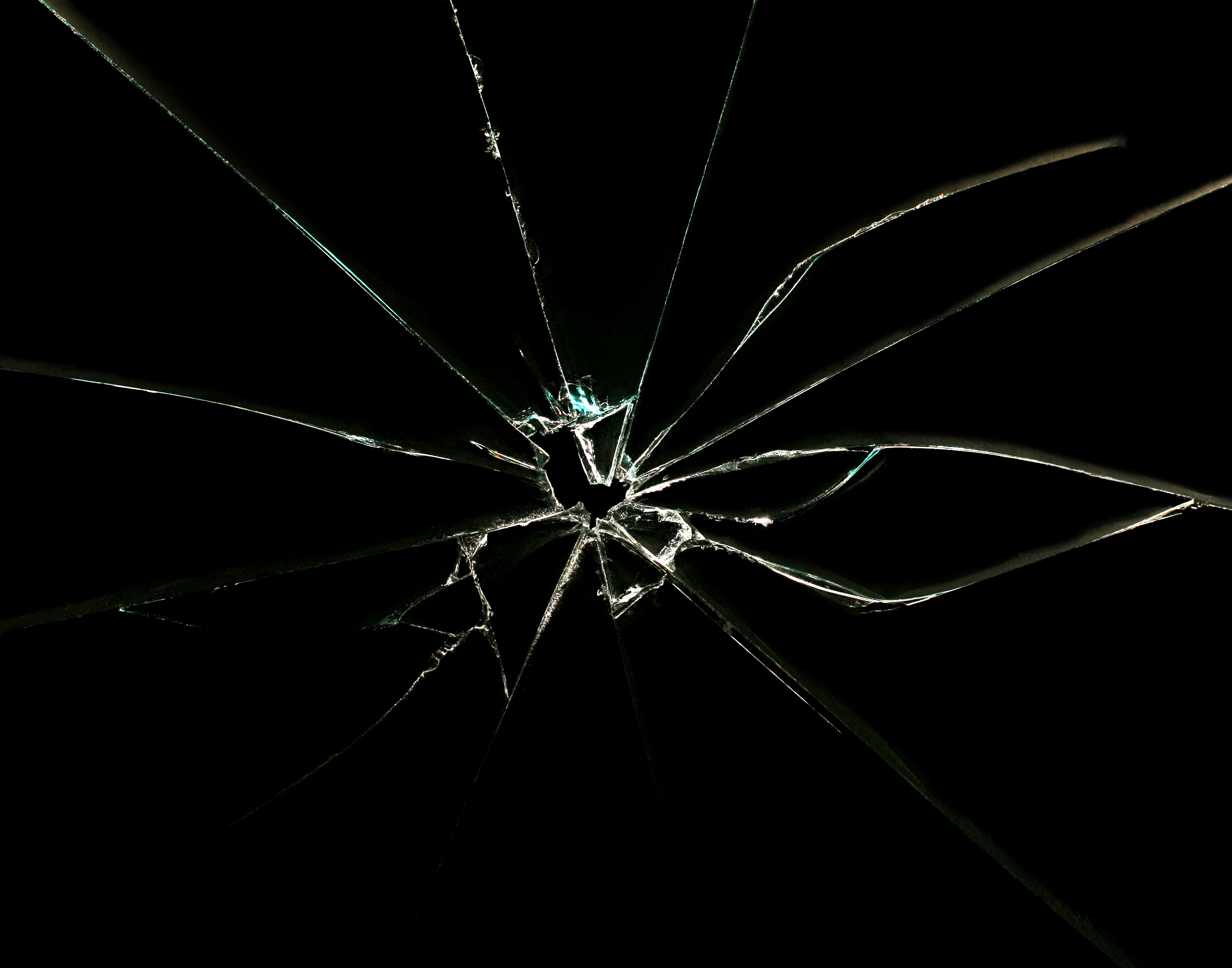Стеклянные трещины. Трещина на стекле. Трещина стрелы. Треснувшее стекло. Текстура разбитого стекла.